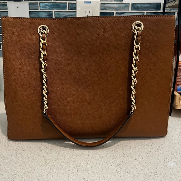 MK Leather Tote & Wallet - Picture 2 of 14